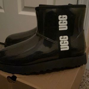 Size 8 Ugg’s Classic Clear Mini